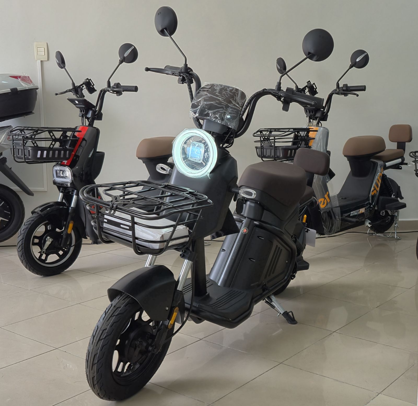 Scooter elétrica KD2 com Bluetooth e NFC - GWS Garage Campinas